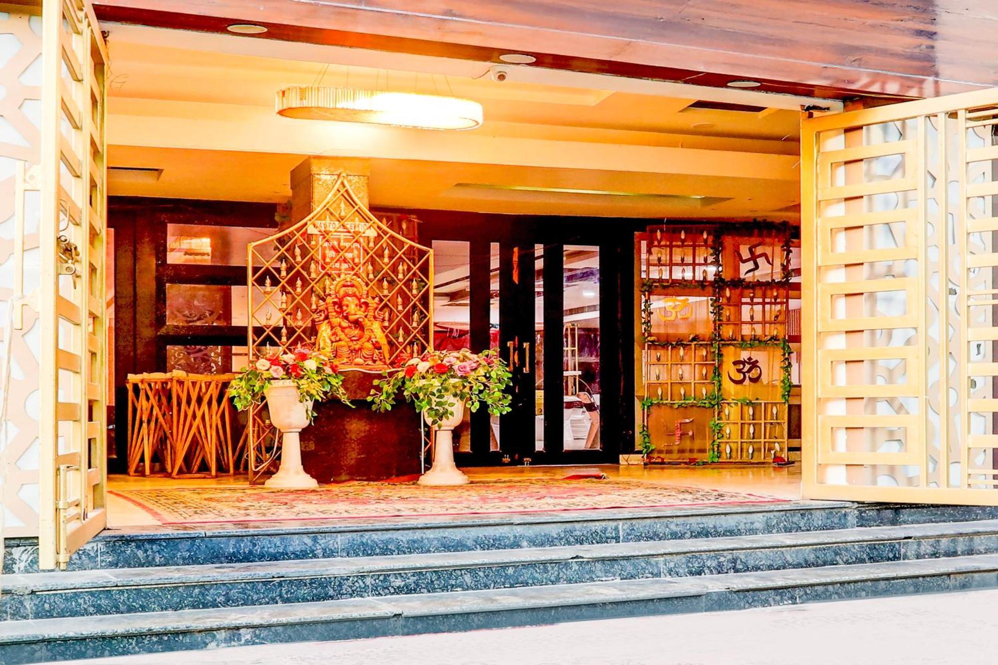 Hotel Super Collection O Kalyanpur Kanpur Esterno foto